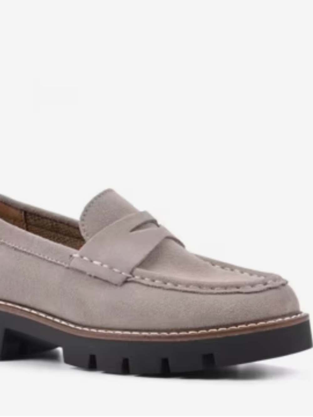 White Mountain Gunner Loafer. Taupe. Size 8. NWOT